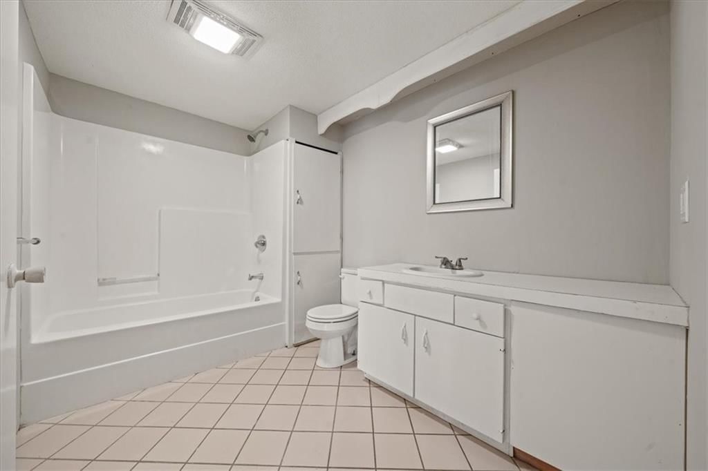 612 Christopher Street — photo 13