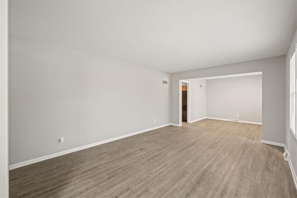 612 Christopher Street — photo 3