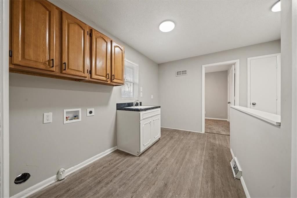 612 Christopher Street — photo 21