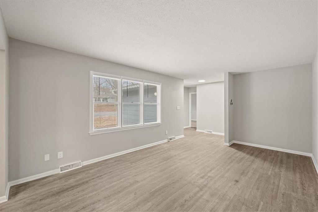 612 Christopher Street — photo 4