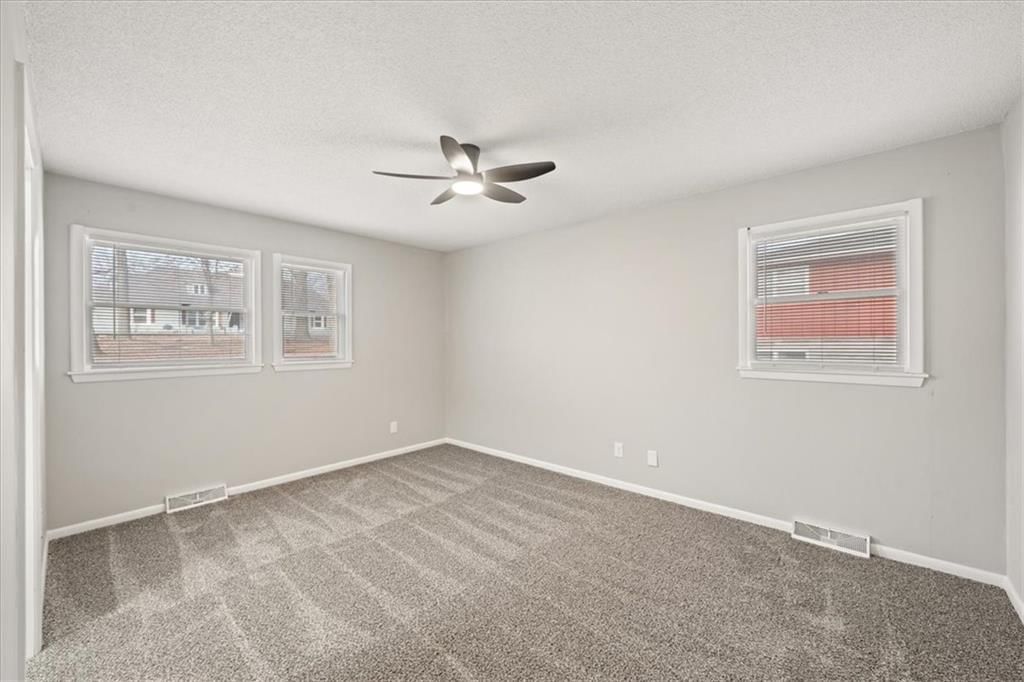 612 Christopher Street — photo 6
