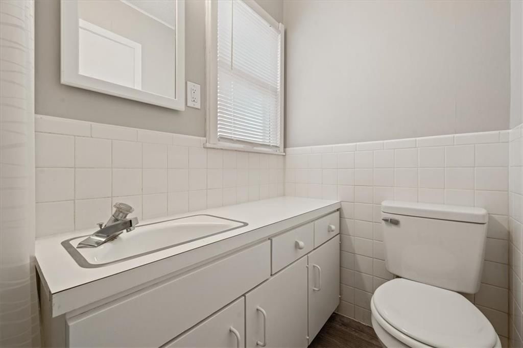 612 Christopher Street — photo 8
