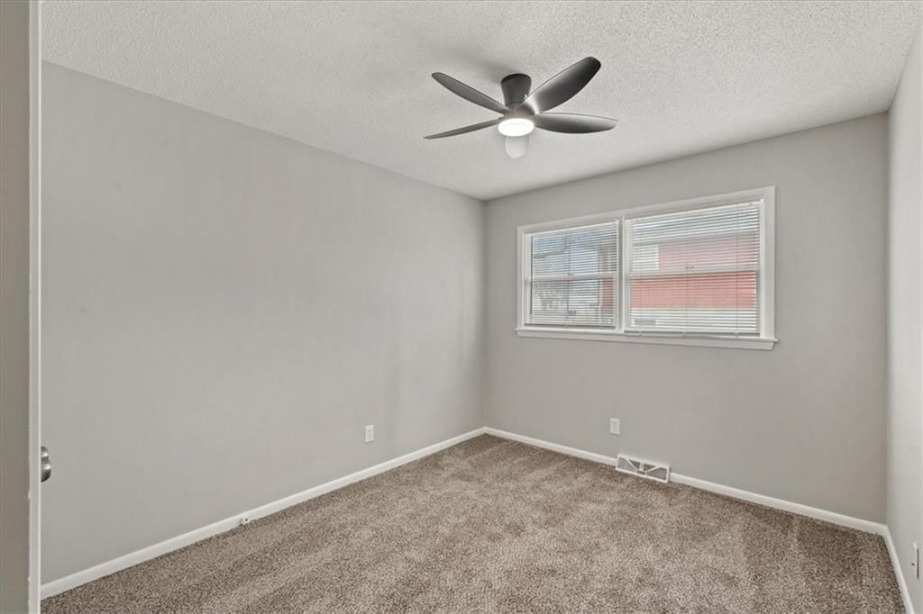 612 Christopher Street — photo 9