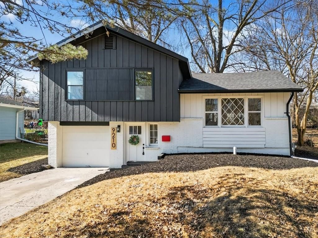 9210 Marsh Avenue, Kansas City, MO