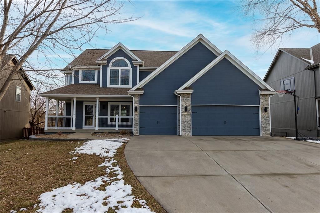 17811 Greyhawke Ridge Drive, Smithville, MO