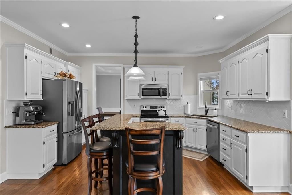 Photo 7 of 30 - 8012 W 131st Place
