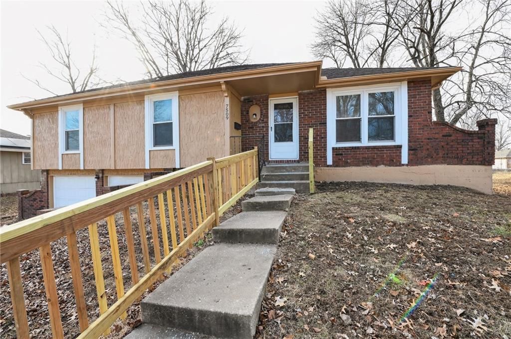 7509 E 127 Street, Grandview, MO