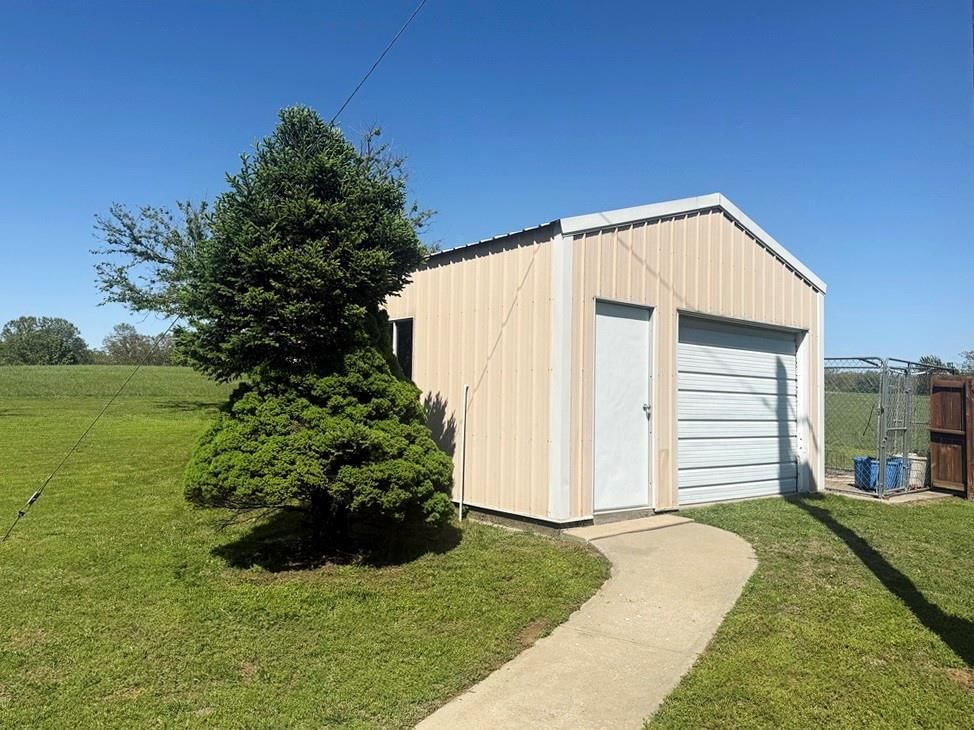 1355 E EE Highway — photo 43