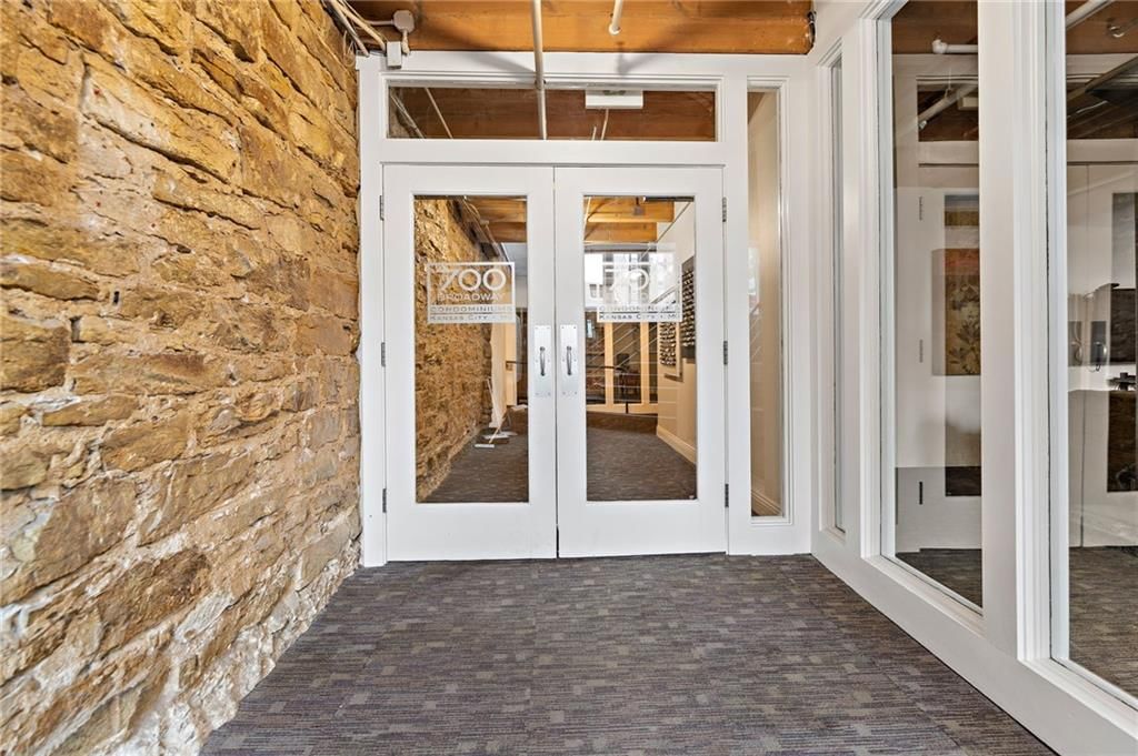 Photo 49 of 51 - 706 BROADWAY BOULEVARD