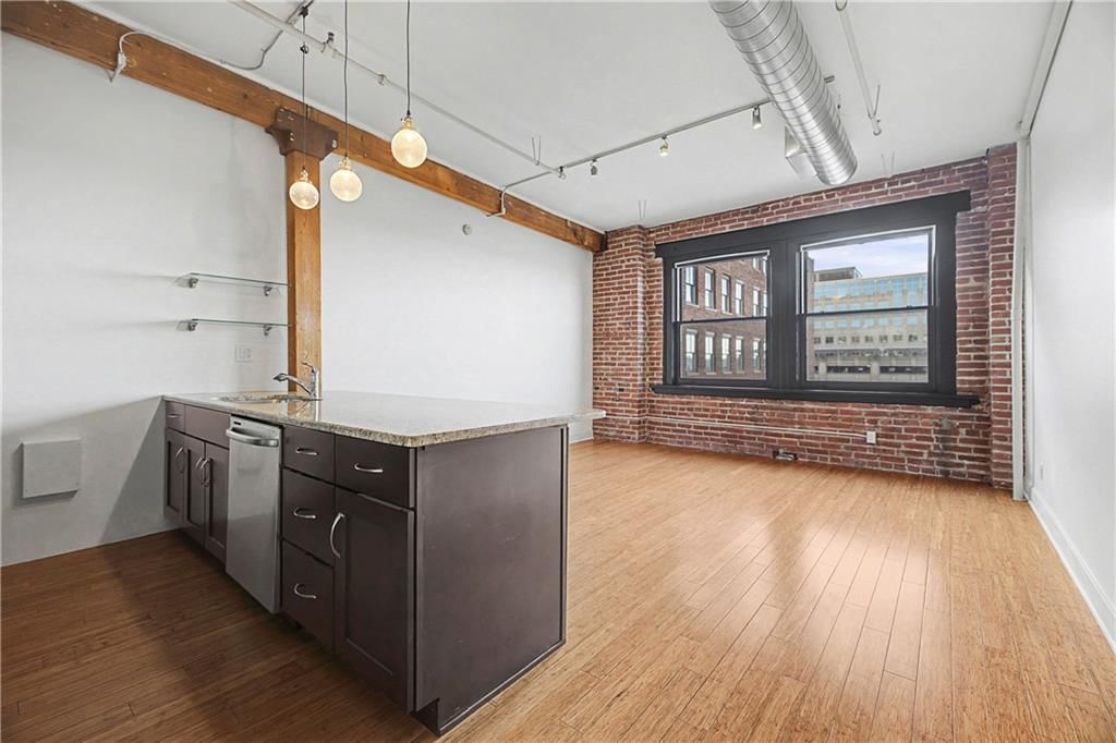 Photo 9 of 51 - 706 BROADWAY BOULEVARD