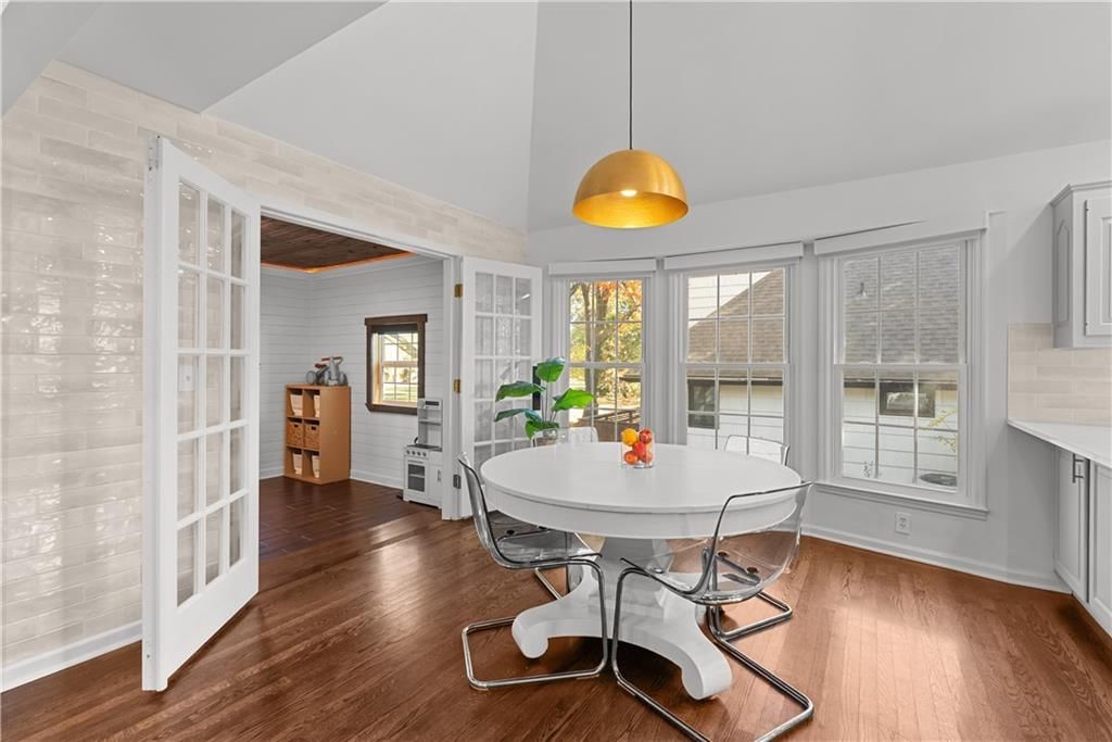 Photo 14 of 61 - 9504 W 106TH Street