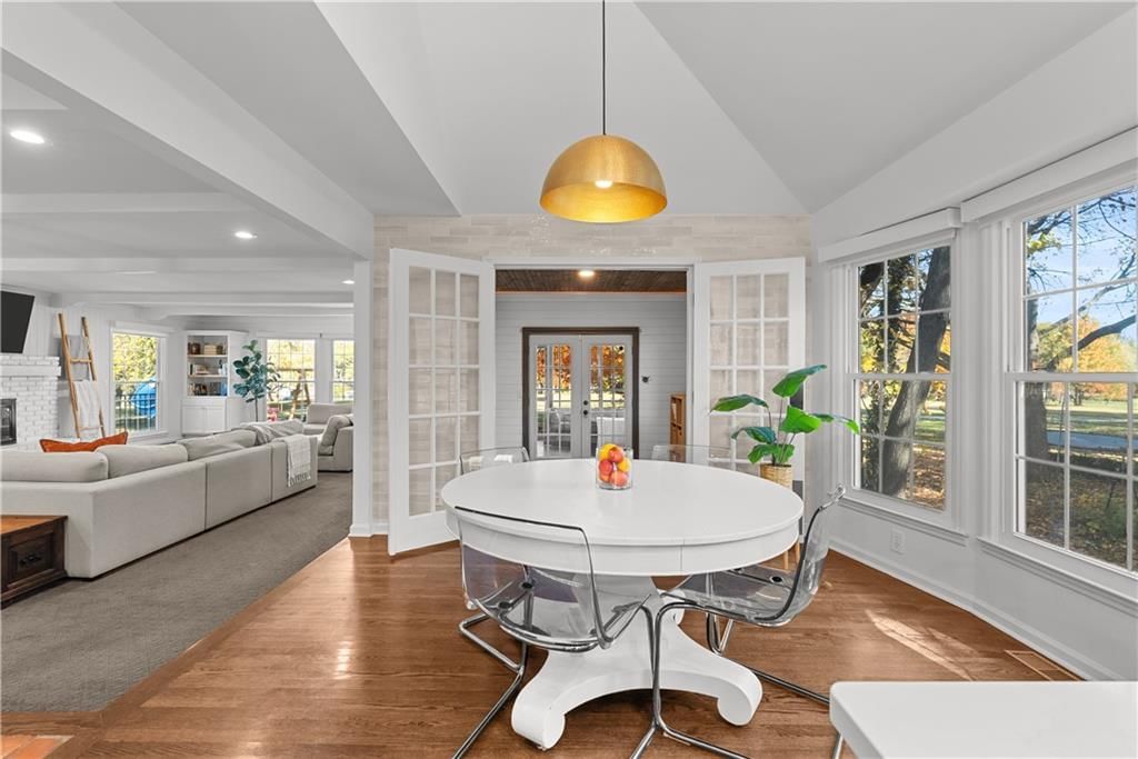 Photo 15 of 61 - 9504 W 106TH Street