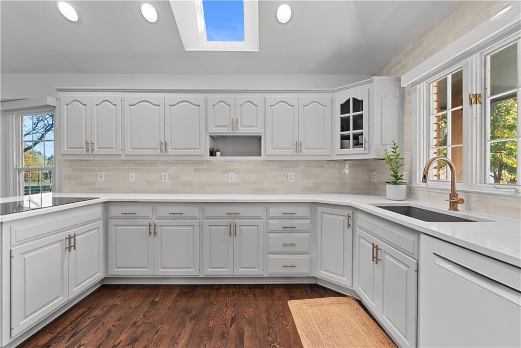 Photo 17 of 61 - 9504 W 106TH Street