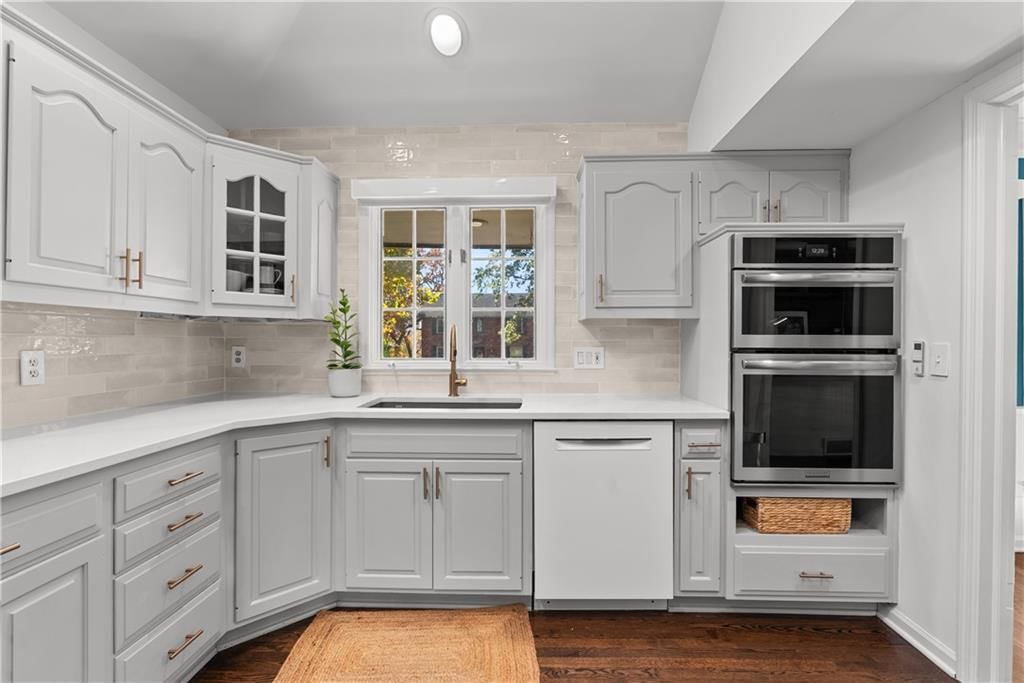 Photo 18 of 61 - 9504 W 106TH Street