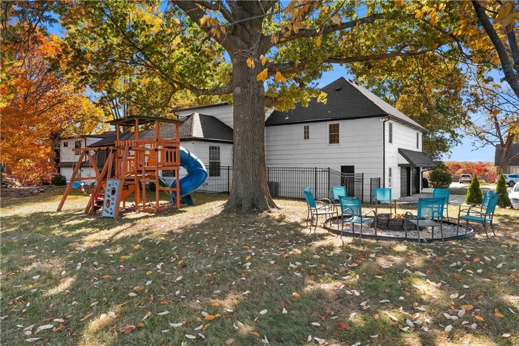 Photo 46 of 61 - 9504 W 106TH Street