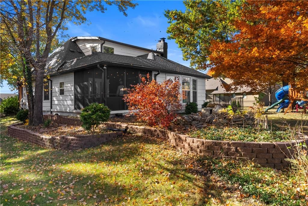 Photo 48 of 61 - 9504 W 106TH Street