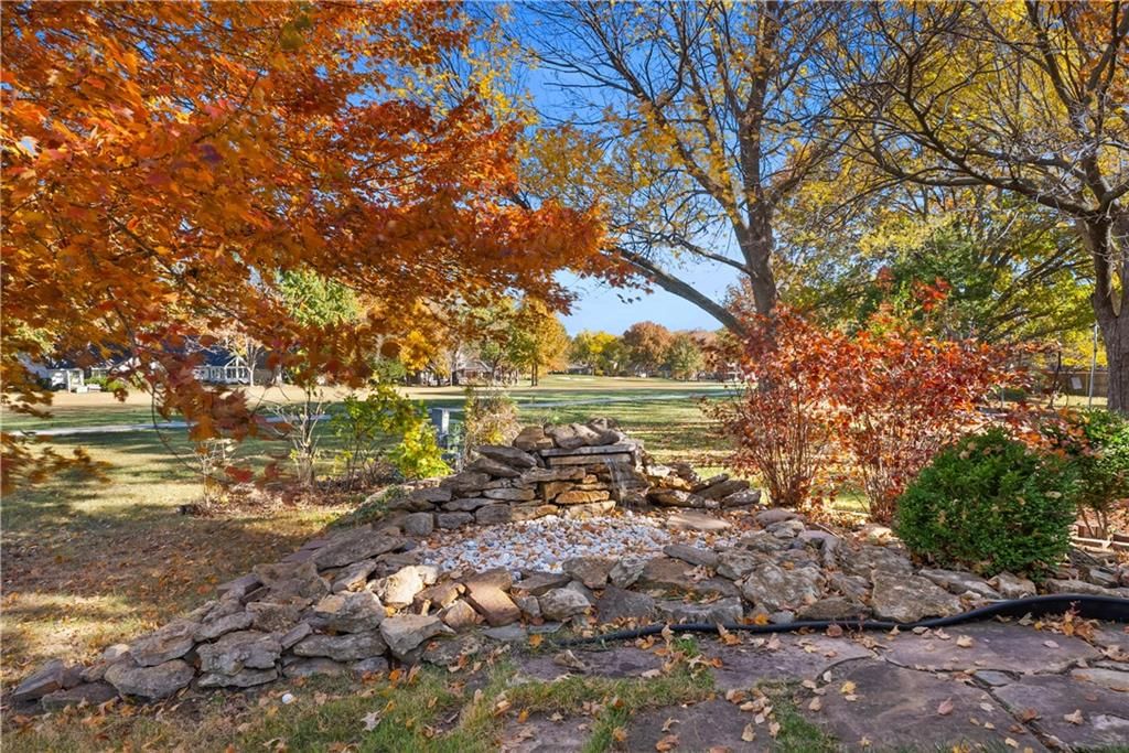 Photo 50 of 61 - 9504 W 106TH Street
