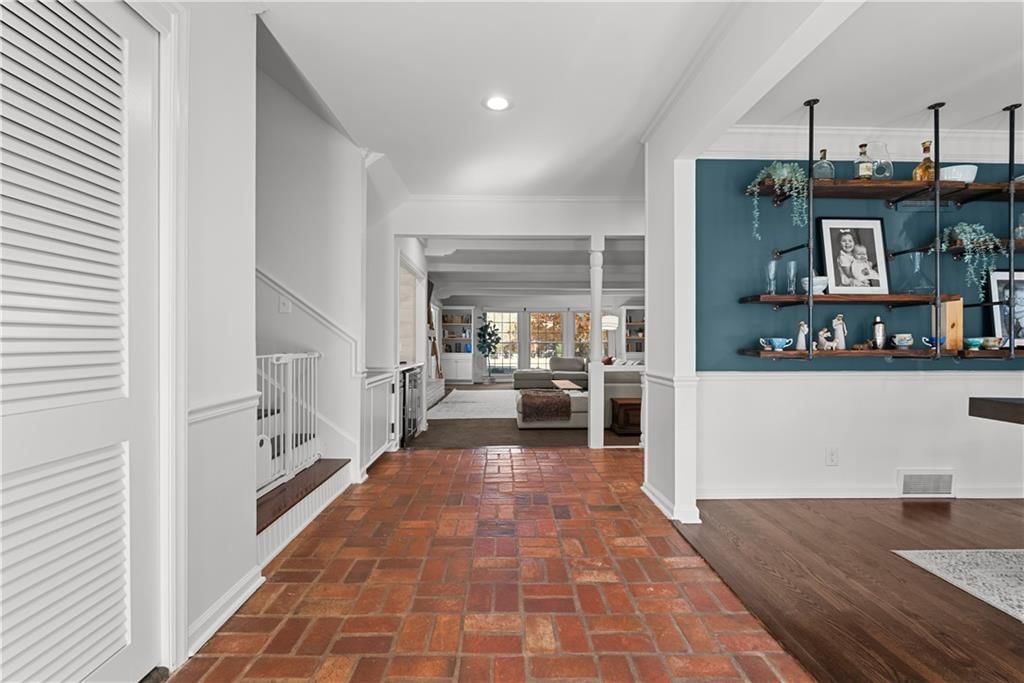 Photo 6 of 61 - 9504 W 106TH Street