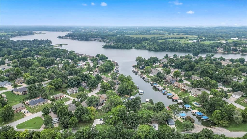 244 N Winnebago Drive, Lake Winnebago, MO