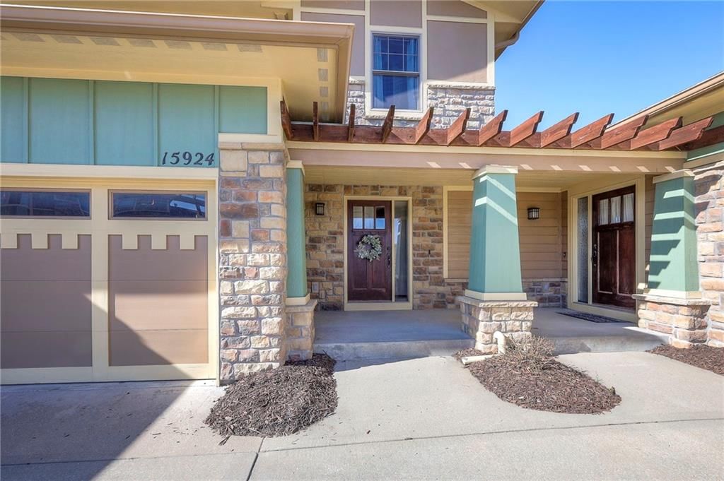 15924 Buena Vista Street, Overland Park, KS