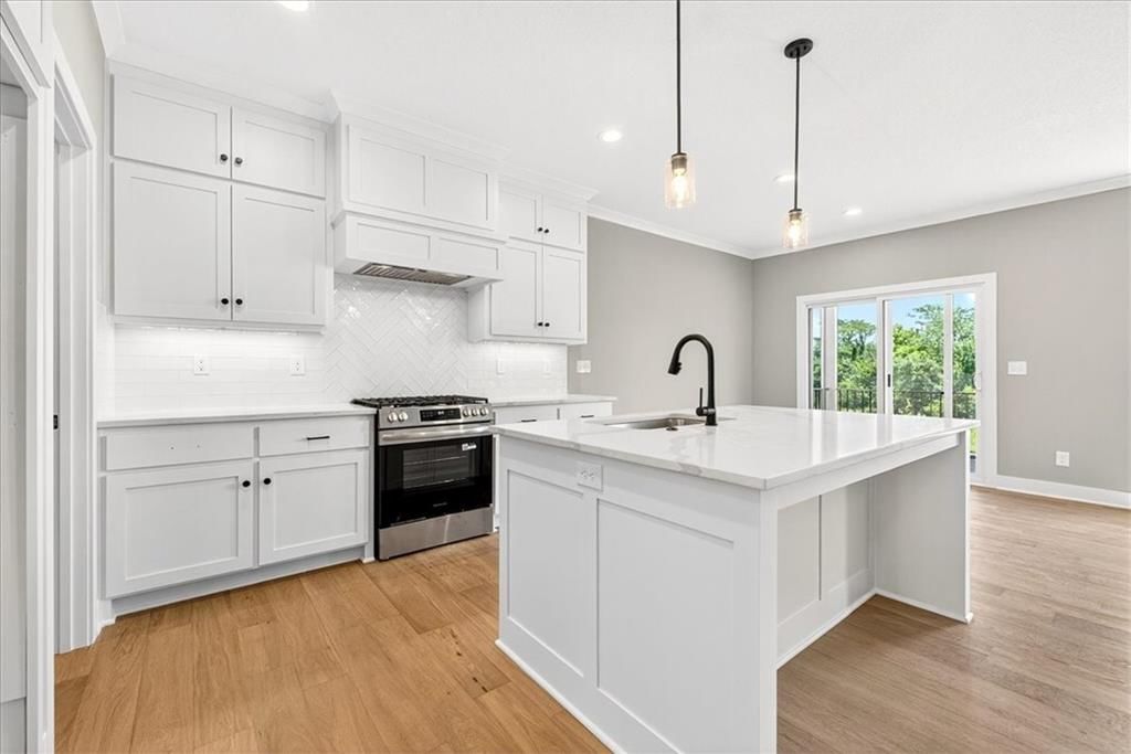 25067 W 94th Terrace, Lenexa, KS