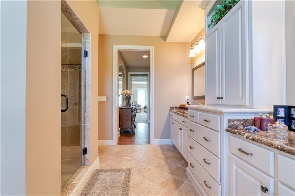 6901 N Norton Avenue — photo 25