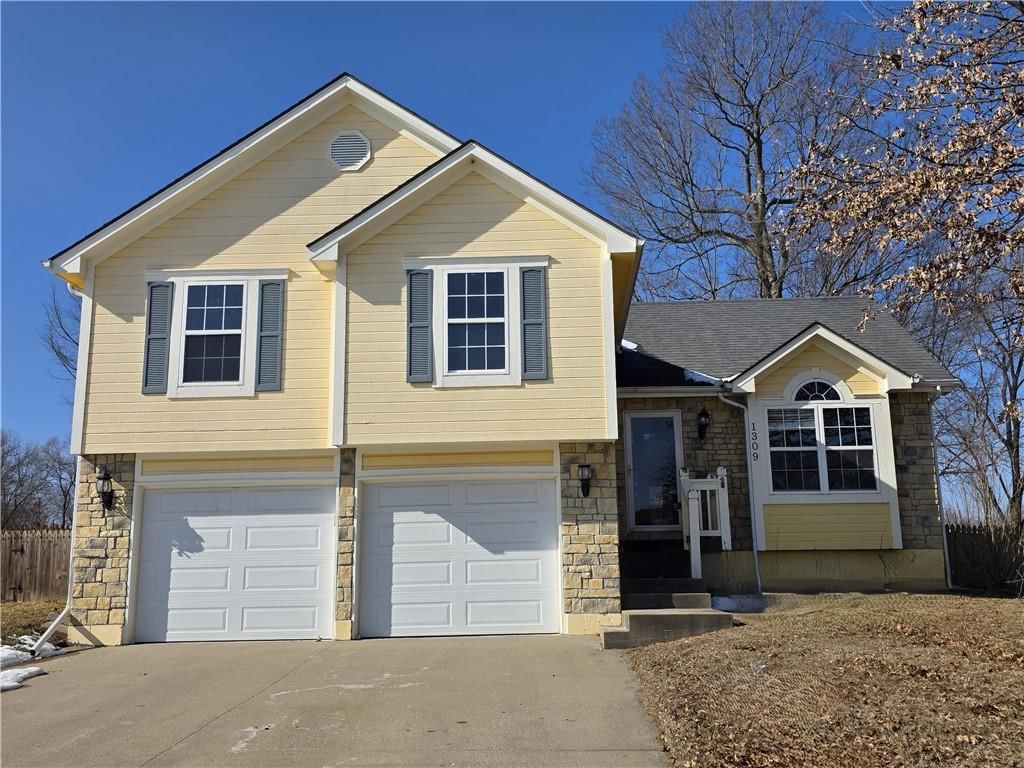1309 Russell Road, Pleasant Hill, MO