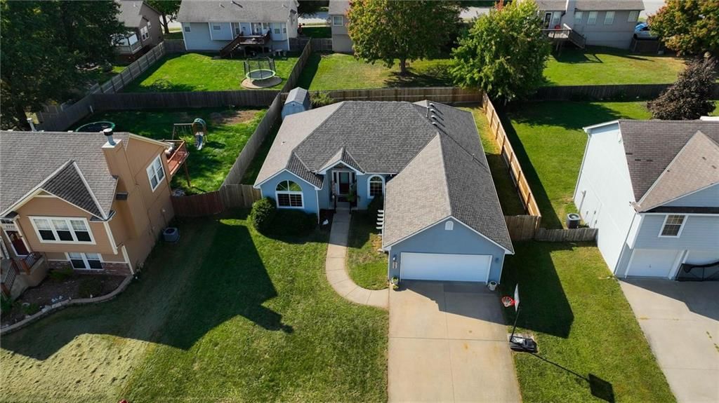 Photo 2 of 35 - 2237 NE Maybrook Drive