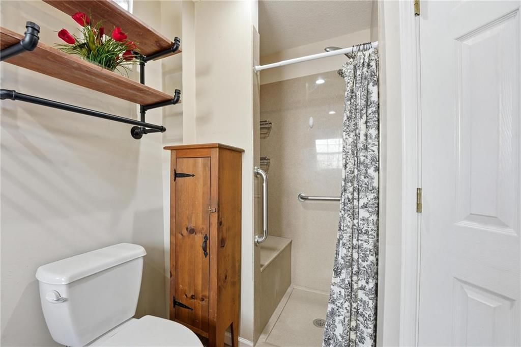 Photo 20 of 35 - 2237 NE Maybrook Drive