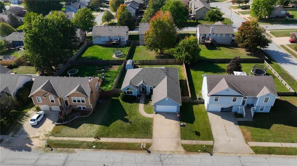 Photo 3 of 35 - 2237 NE Maybrook Drive