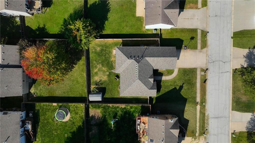 Photo 4 of 35 - 2237 NE Maybrook Drive