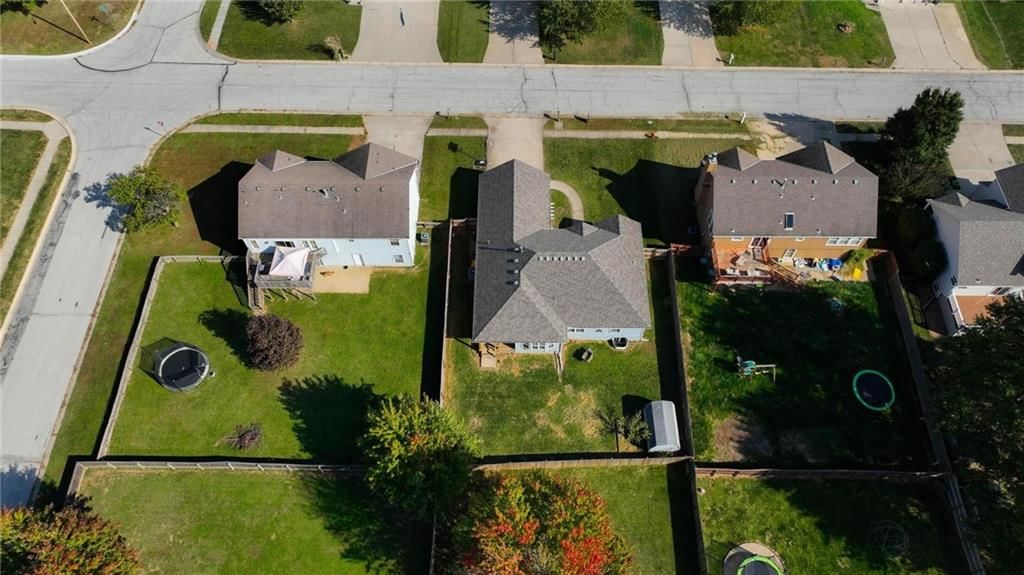Photo 5 of 35 - 2237 NE Maybrook Drive