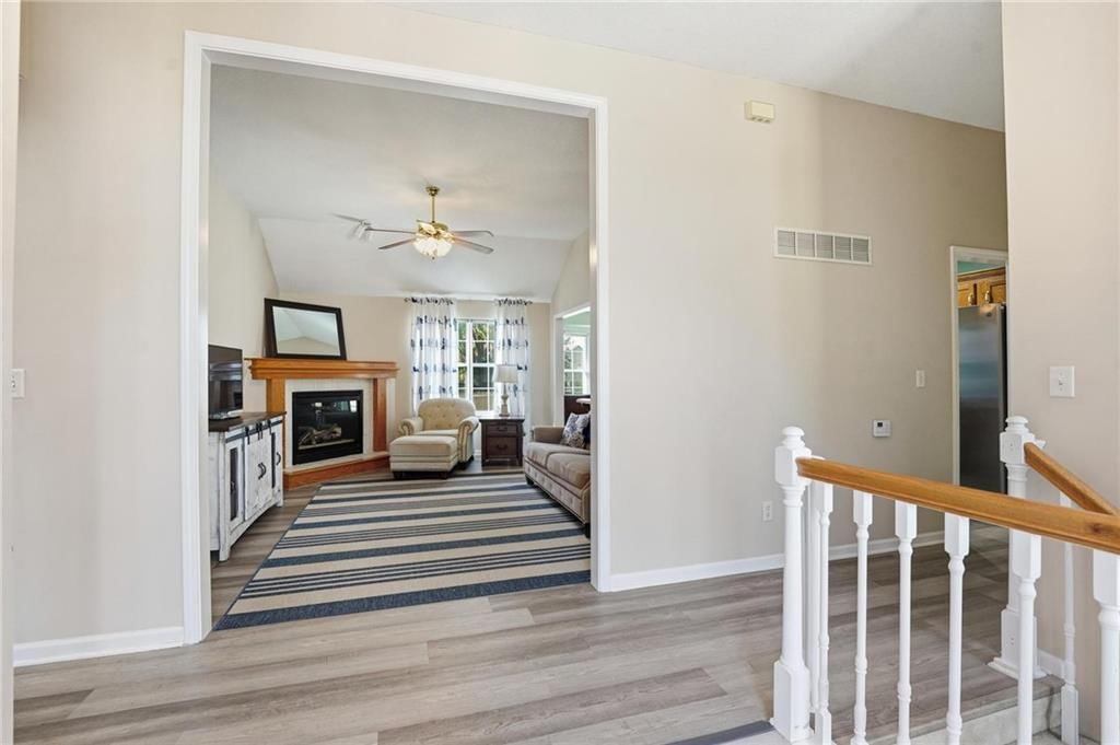 Photo 7 of 35 - 2237 NE Maybrook Drive