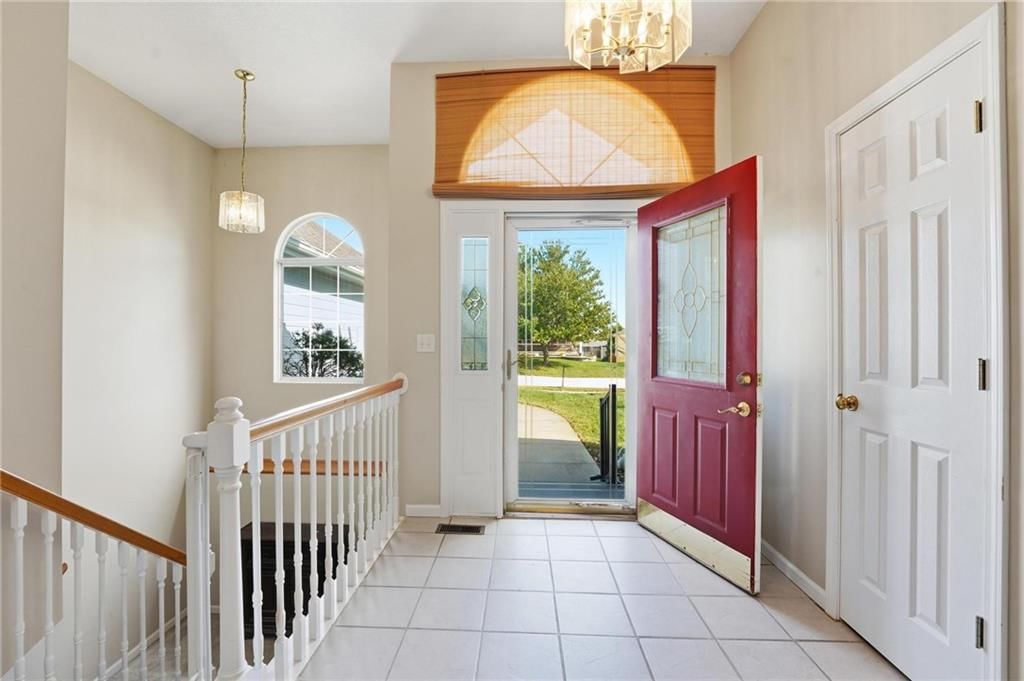 Photo 8 of 35 - 2237 NE Maybrook Drive