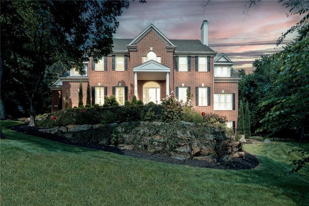 16931 S Highland Ridge Drive, Loch Lloyd, MO