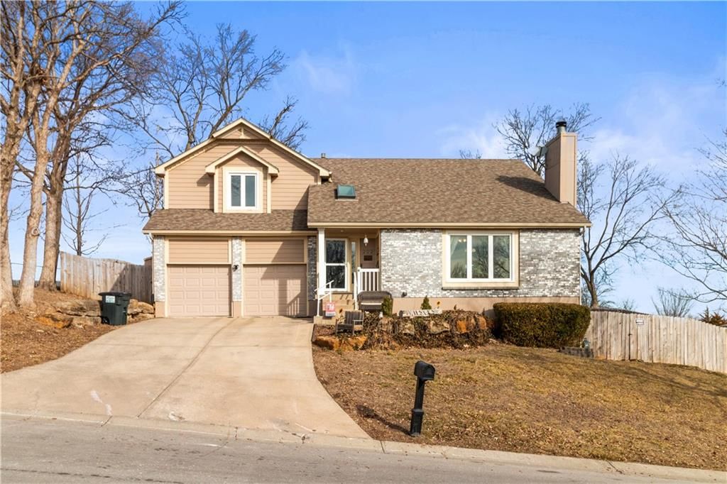 202 SW 25th Street, Oak Grove, MO
