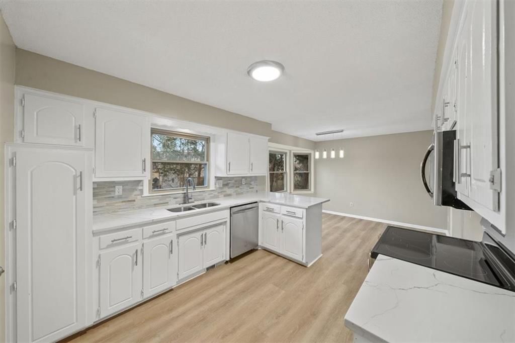 11800 E 77TH Street — photo 5