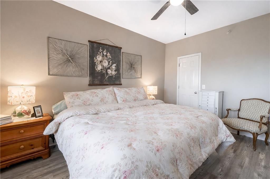 11615 Tomahawk Creek Parkway — photo 19