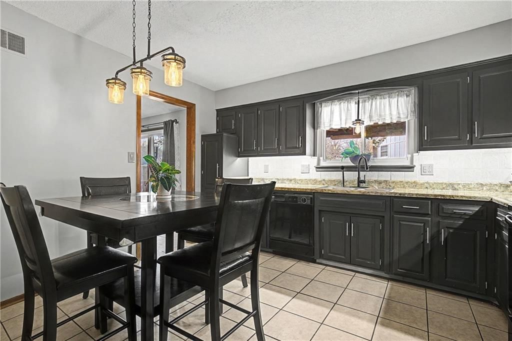 11935 W 66th Street — photo 11