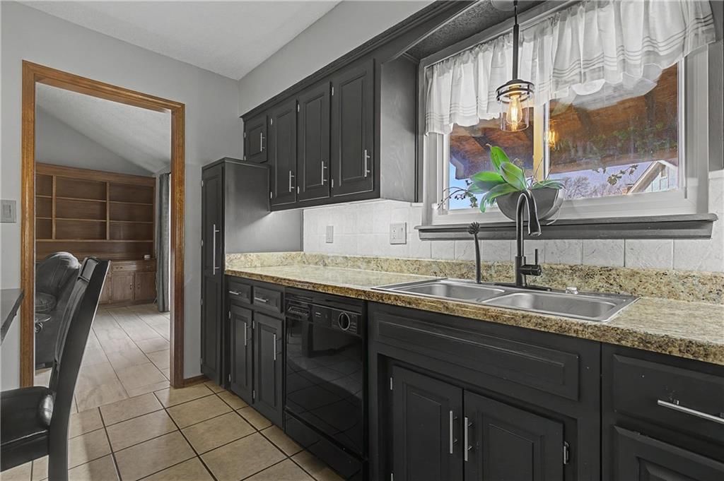 11935 W 66th Street — photo 12