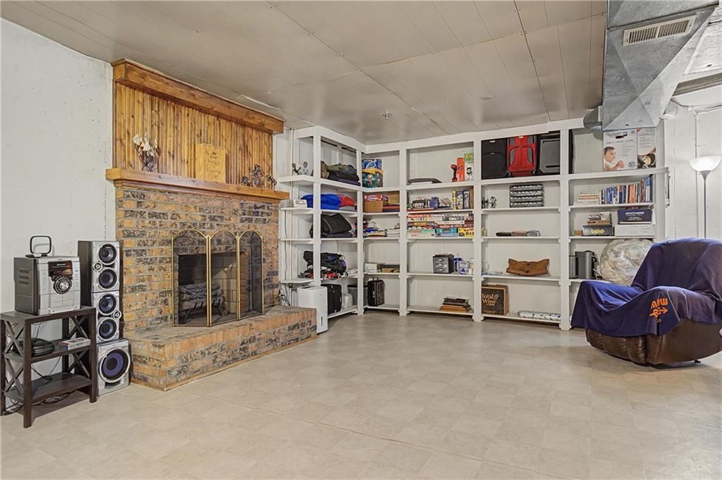 11935 W 66th Street — photo 18