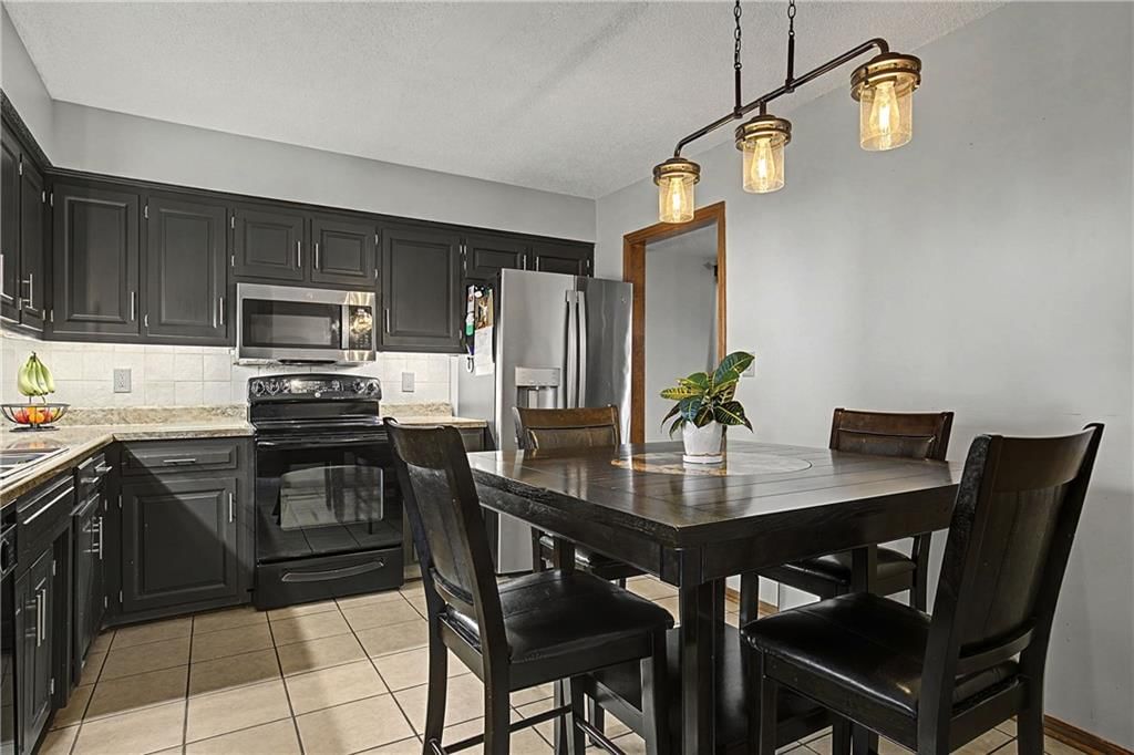 11935 W 66th Street — photo 10