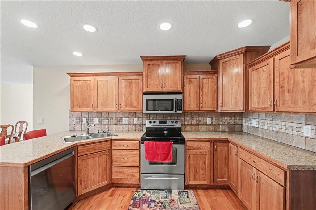 1020 Red Oaks Place — photo 11
