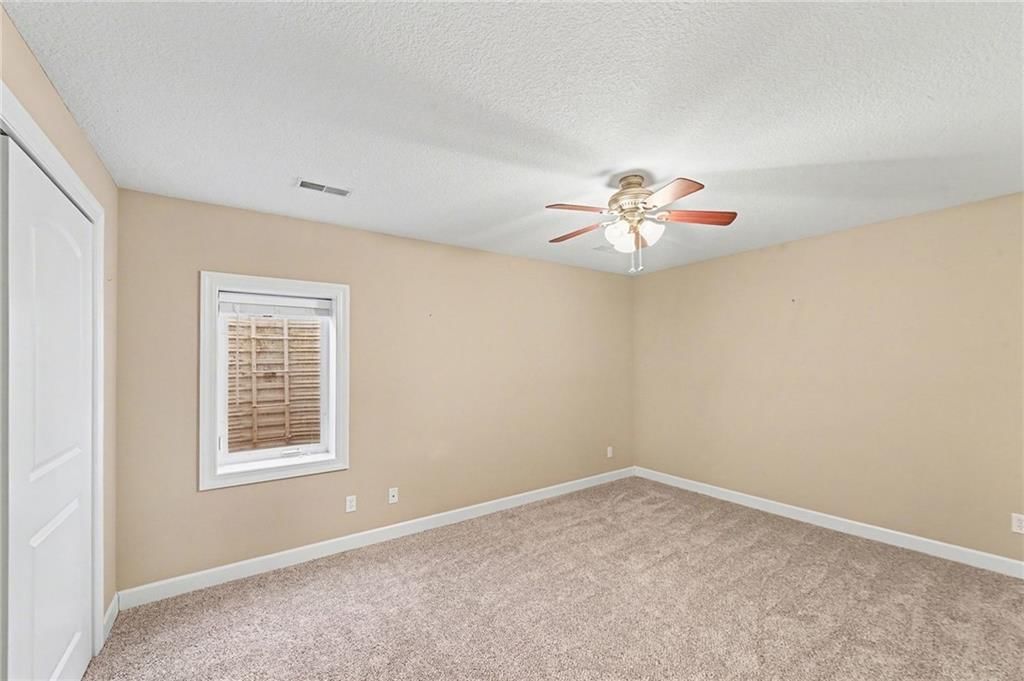 1020 Red Oaks Place — photo 17