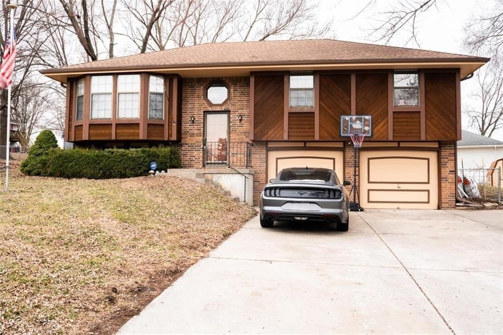 11526 N Wayne Avenue, Kansas City, MO