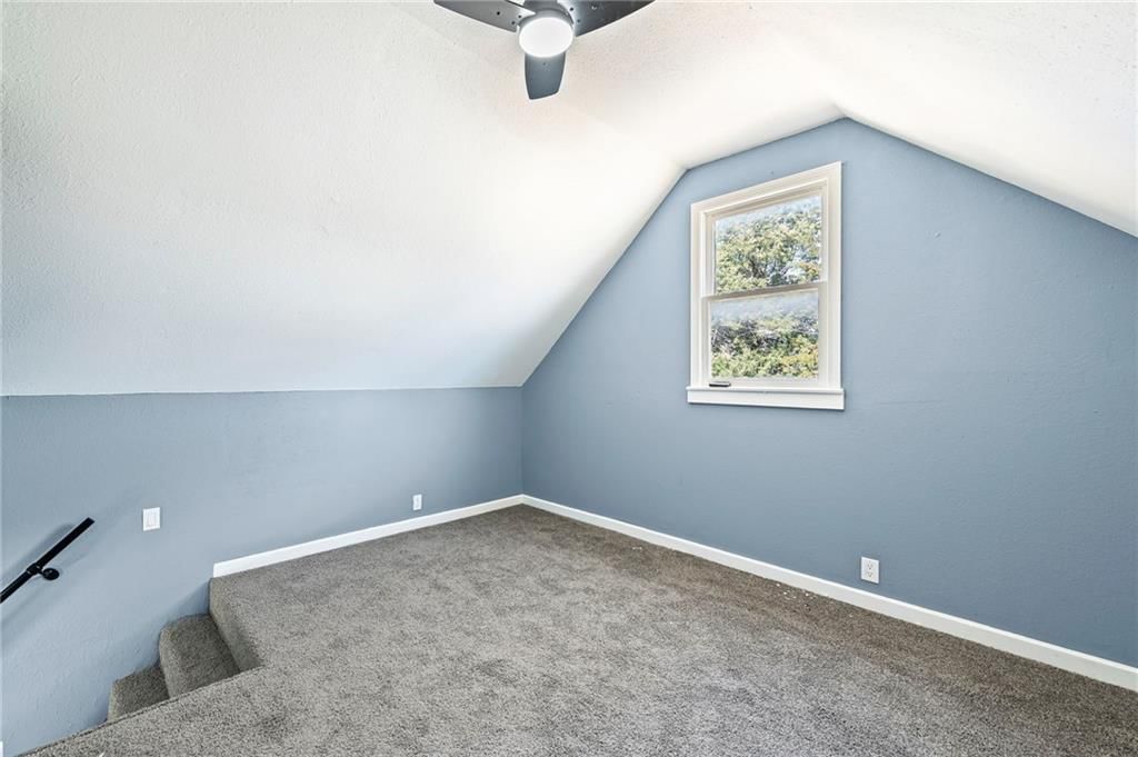 302 Wells Street — photo 16