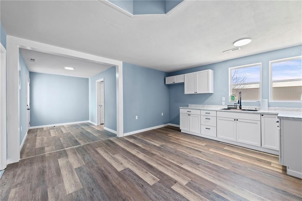 302 Wells Street — photo 9