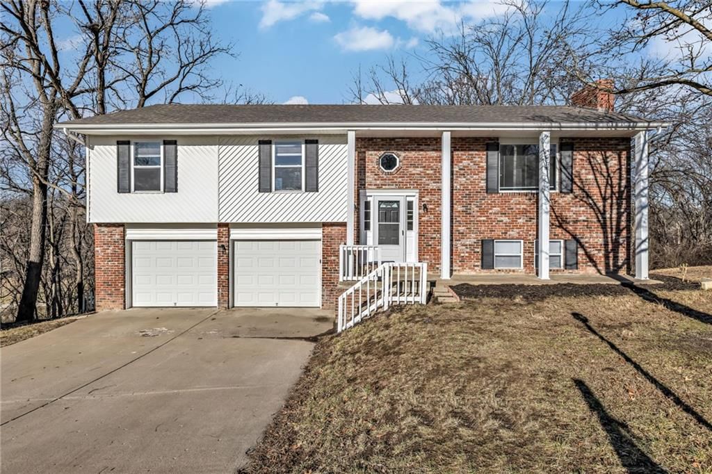 6716 NW Lawson Lane, Parkville, MO