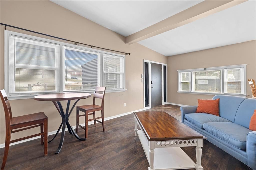 2407 NE 57th Terrace — photo 4