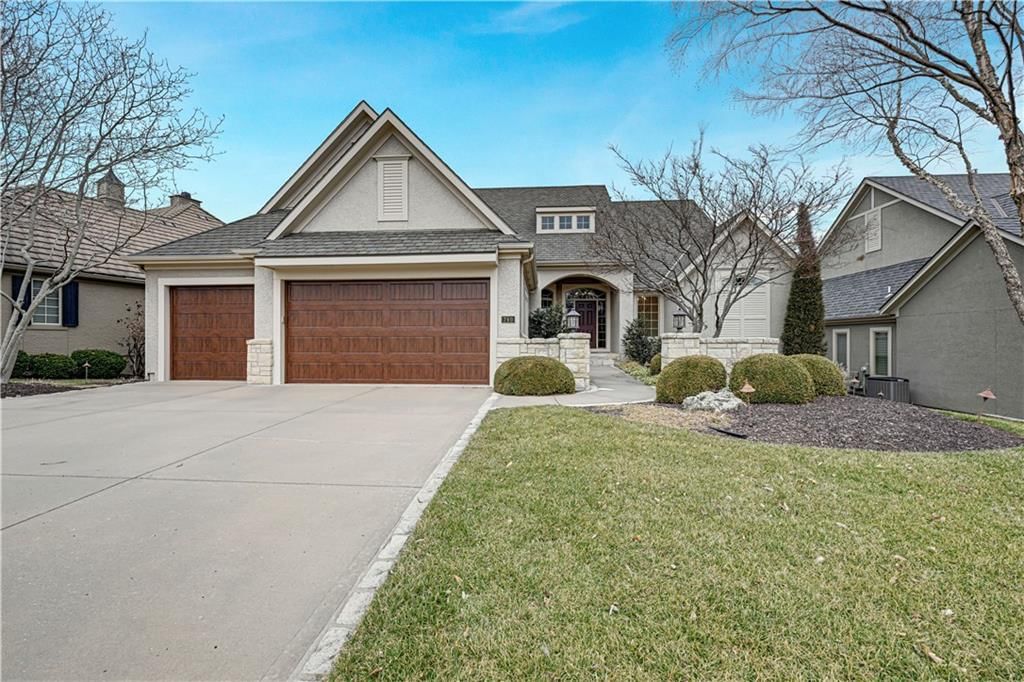 740 Suffolk Lane — photo 36